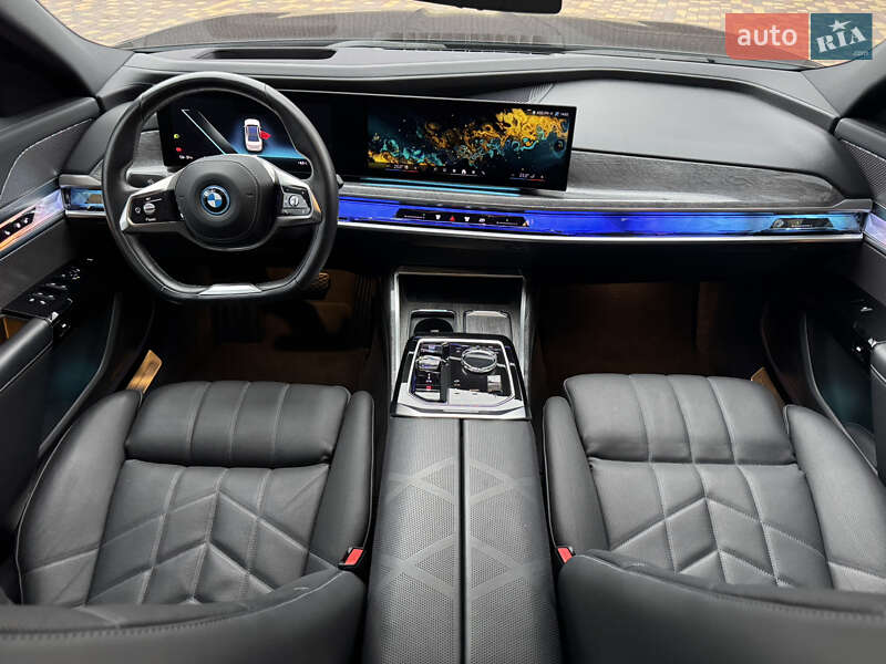 Седан BMW i7 2023 в Вінниці