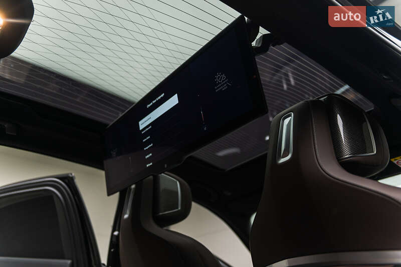 Седан BMW i7 2023 в Мукачево