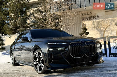 Седан BMW i7 2022 в Львове