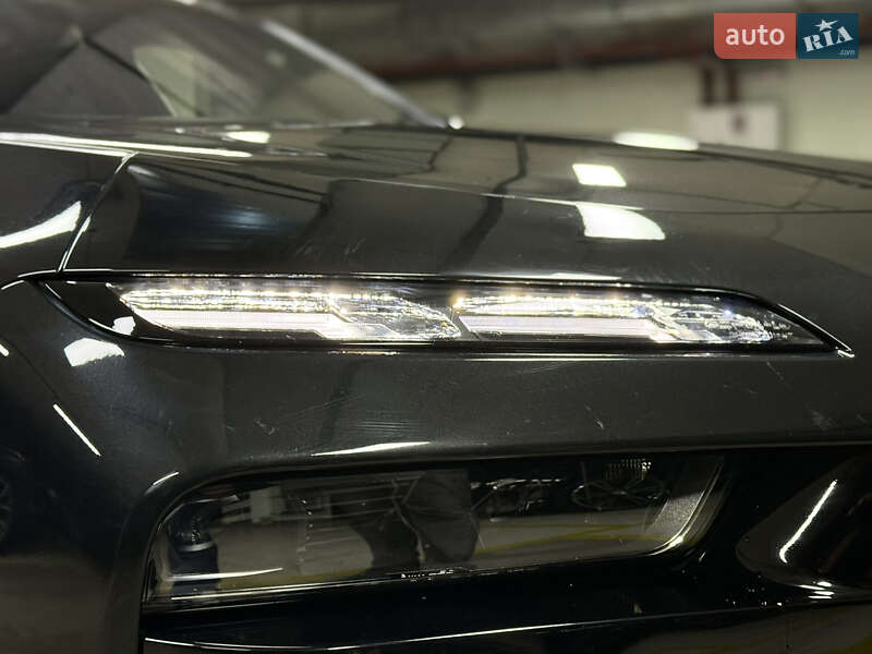 Седан BMW i7 2023 в Киеве