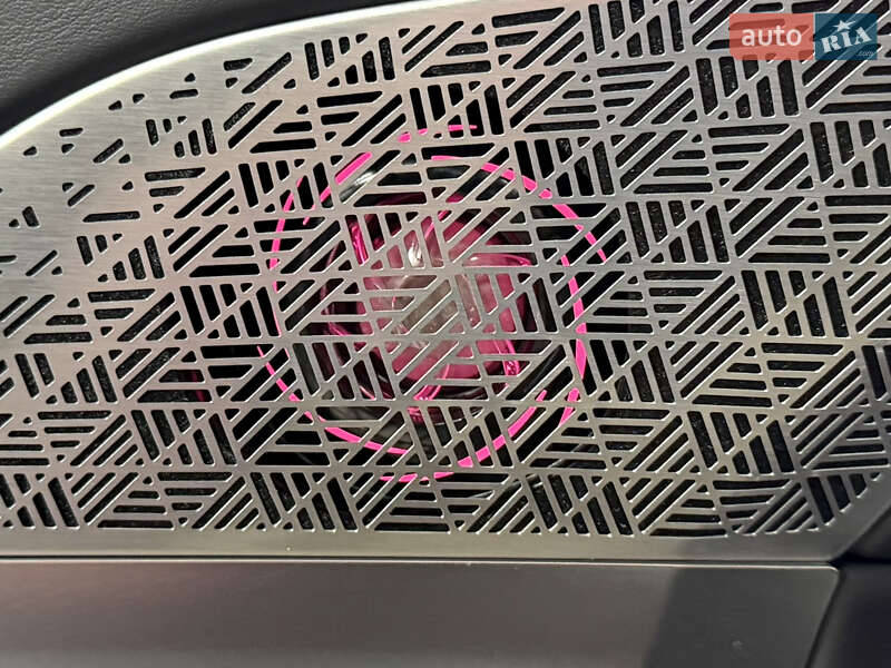 Седан BMW i7 2023 в Киеве