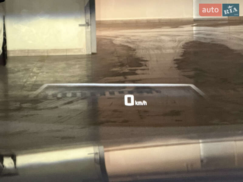 Седан BMW i7 2023 в Киеве