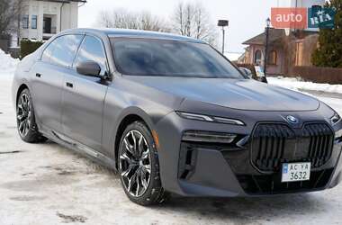 Седан BMW i7 2023 в Владимире