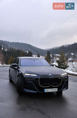 Седан BMW i7 2023 в Одесі