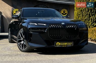 Седан BMW i7 2023 в Львові