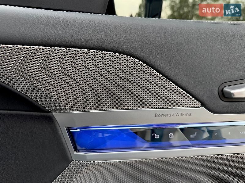 Седан BMW i7 2023 в Києві