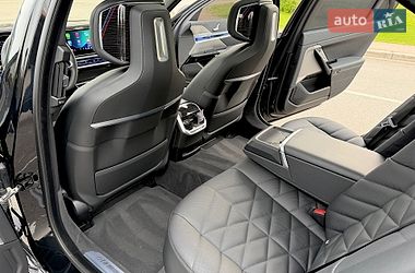 Седан BMW i7 2023 в Києві