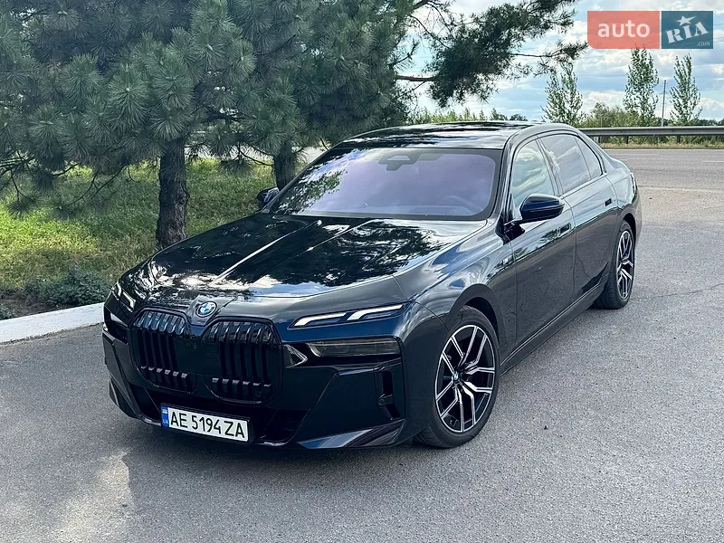 BMW i7