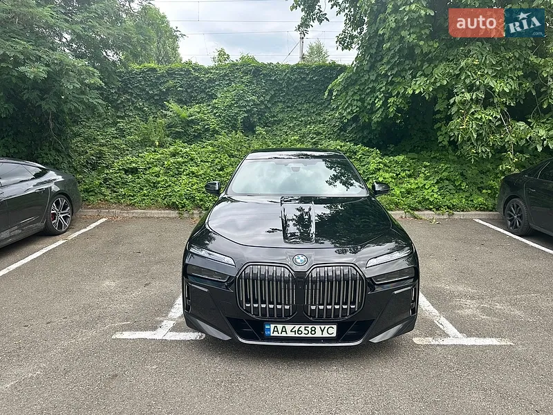 BMW i7 2023