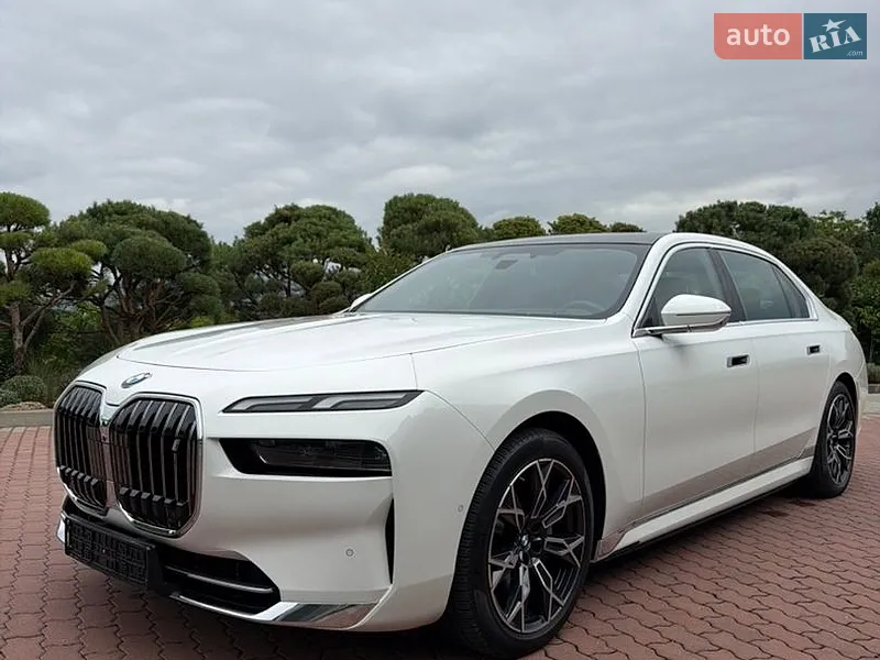 BMW i7 2023