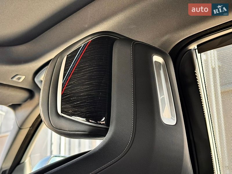 Седан BMW i7 2023 в Києві