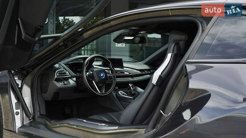 Купе BMW i8 2016 в Буковеле