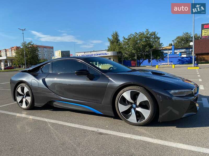 Купе BMW i8 2016 в Буковеле