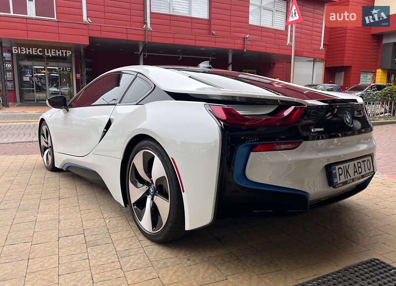 Купе BMW i8 2014 в Львове