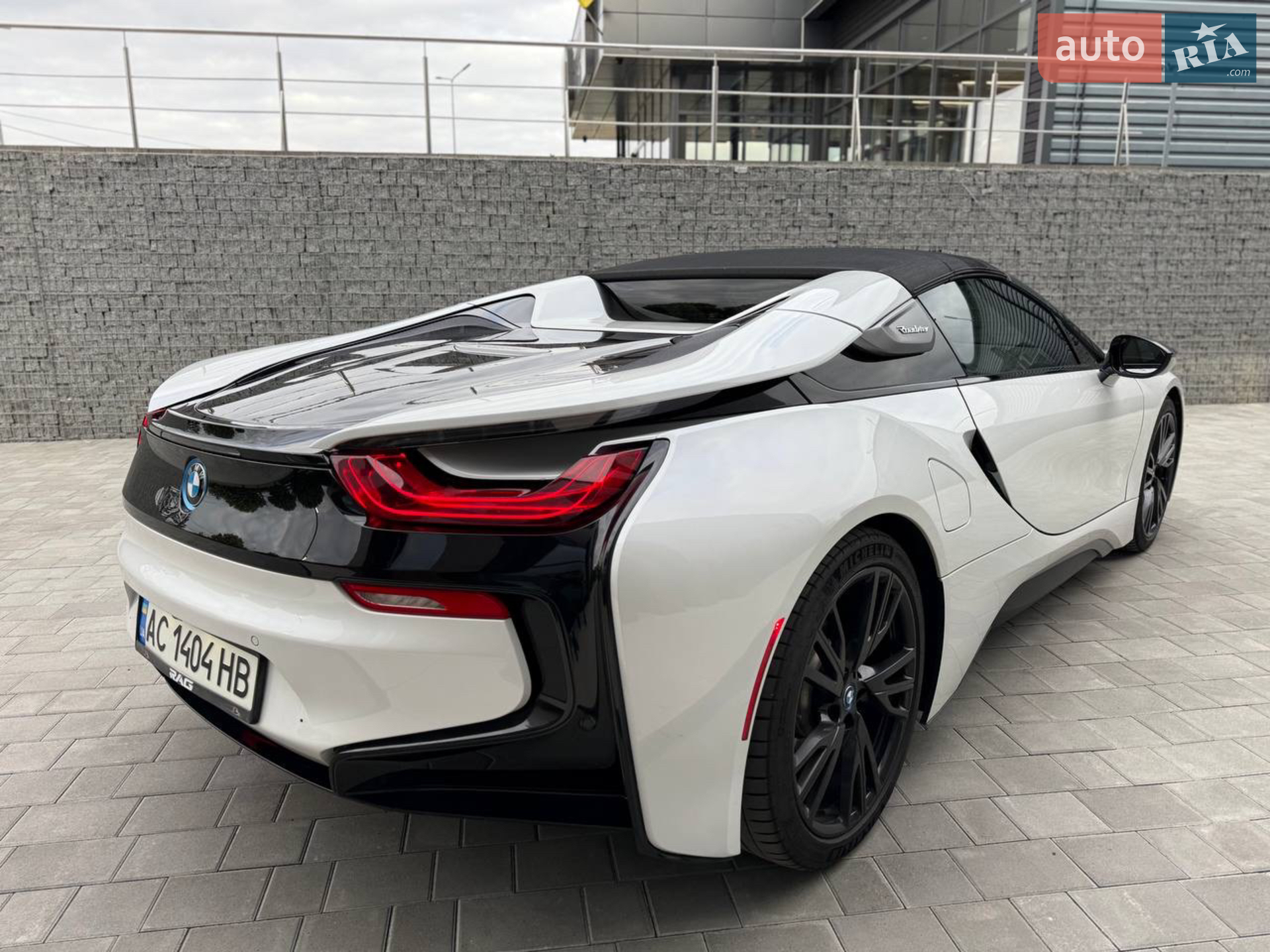 2018 BMW i8 - мініатюра 3