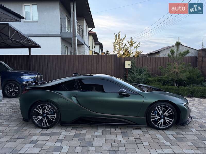 Купе BMW i8 2016 в Киеве фото 16 Купе BMW i8 2016 в Киеве