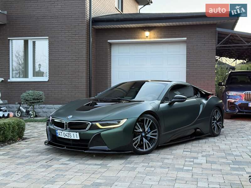 Купе BMW i8 2016 в Киеве фото Купе BMW i8 2016 в Киеве