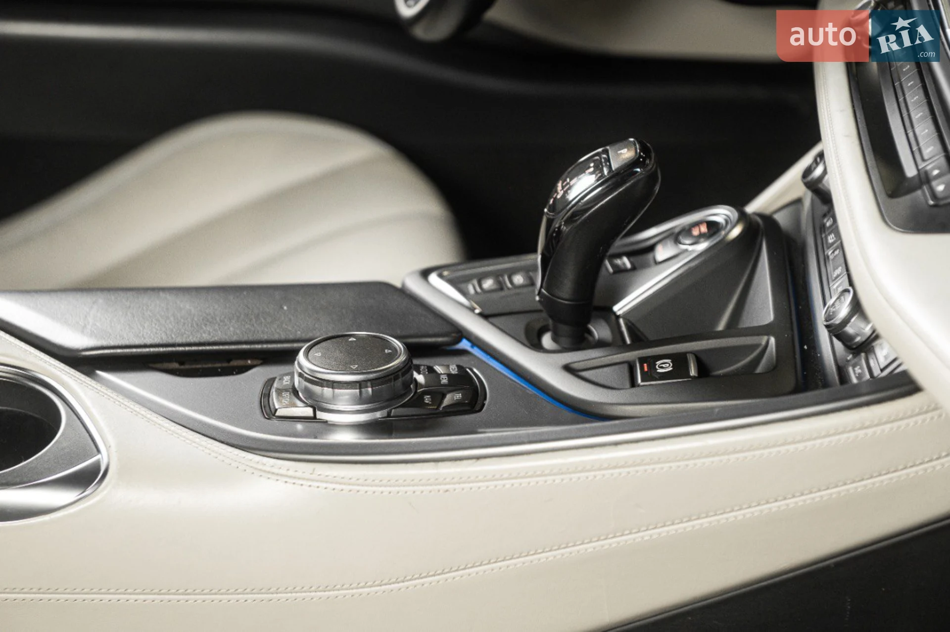 2015 BMW i8 - мініатюра 46