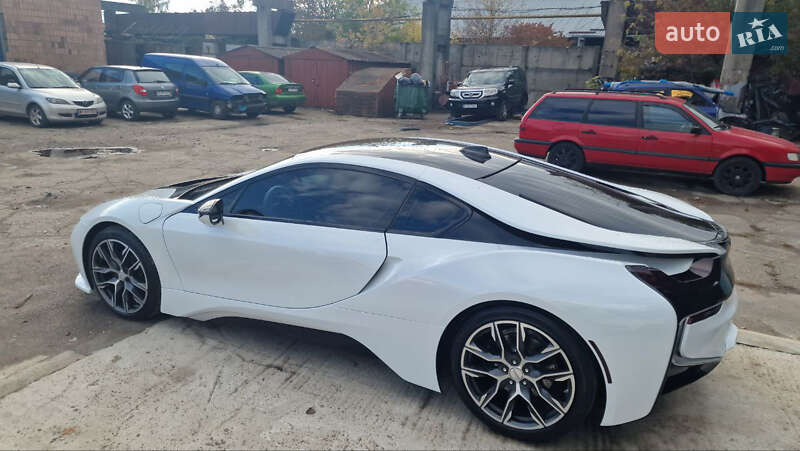 Купе BMW i8 2015 в Луцке