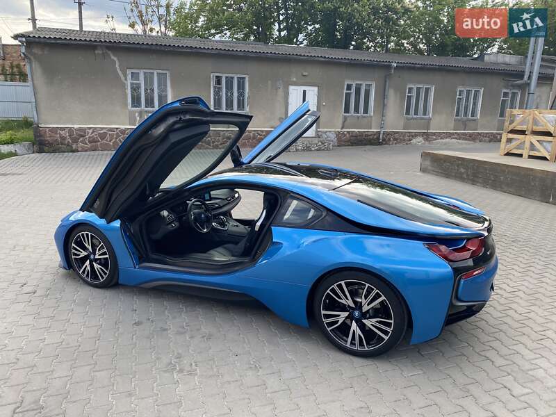 Купе BMW i8 2015 в Черновцах