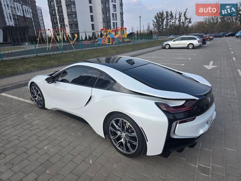 Купе BMW i8 2015 в Луцке