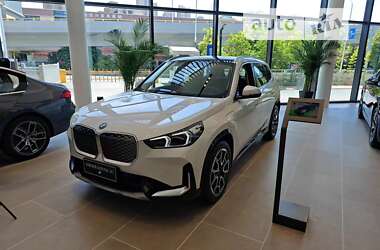 BMW iX1 2024