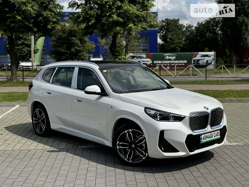 Внедорожник / Кроссовер BMW iX1 2023 в Хмельницком