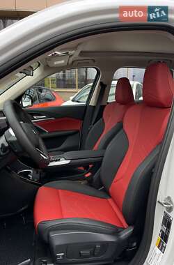 Внедорожник / Кроссовер BMW iX1 2024 в 