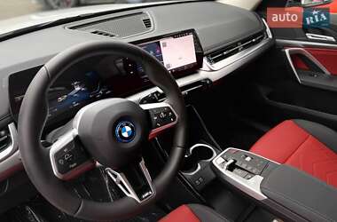 Внедорожник / Кроссовер BMW iX1 2024 в 
