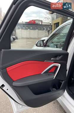 Внедорожник / Кроссовер BMW iX1 2024 в 