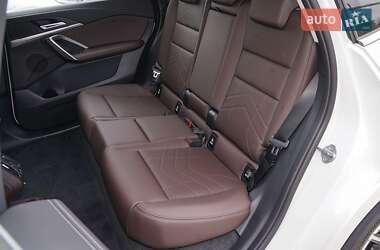 Внедорожник / Кроссовер BMW iX1 2025 в 