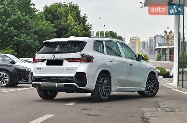 Внедорожник / Кроссовер BMW iX1 2025 в 