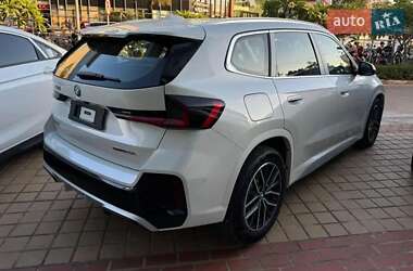 Внедорожник / Кроссовер BMW iX1 2025 в 