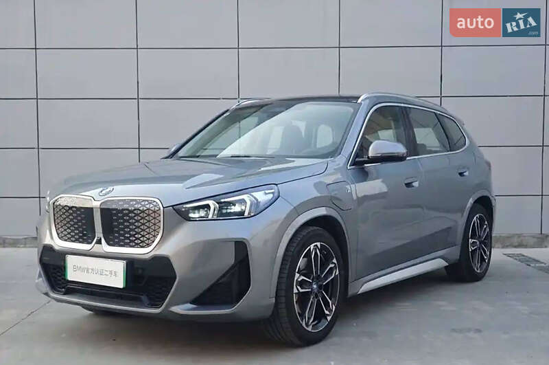 BMW iX1 2023