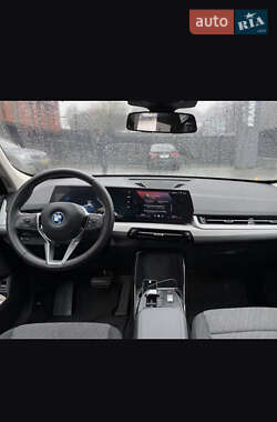 Внедорожник / Кроссовер BMW iX1 2024 в 