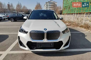Внедорожник / Кроссовер BMW iX1 2025 в 