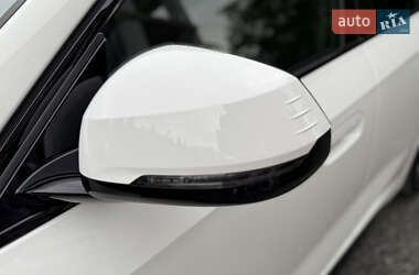 Внедорожник / Кроссовер BMW iX1 2023 в 