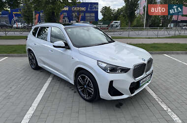 Внедорожник / Кроссовер BMW iX1 2024 в 