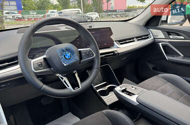 Внедорожник / Кроссовер BMW iX1 2024 в 
