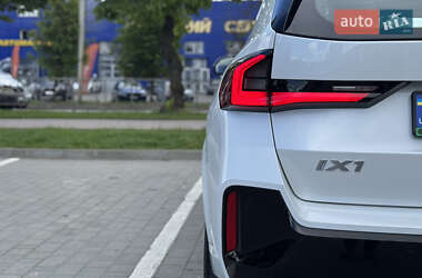 Внедорожник / Кроссовер BMW iX1 2024 в 