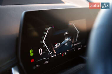 Позашляховик / Кросовер BMW iX1 2023 в 