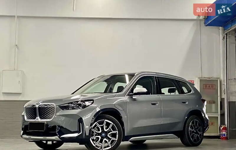 BMW iX1 2023