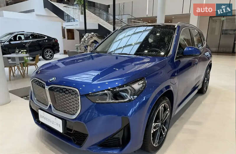 BMW iX1 2023