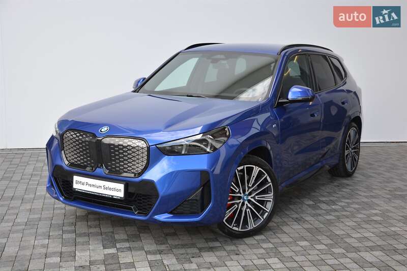 Внедорожник / Кроссовер BMW iX1 2024 в 