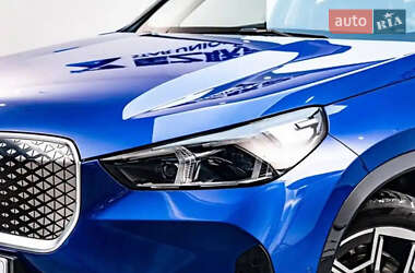 Внедорожник / Кроссовер BMW iX1 2023 в 