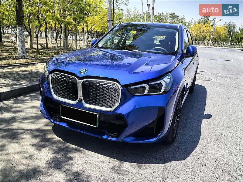 BMW iX1 2023