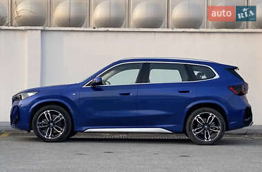 Внедорожник / Кроссовер BMW iX1 2023 в 