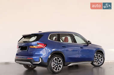 Внедорожник / Кроссовер BMW iX1 2023 в 