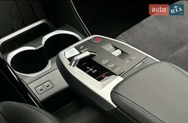 Внедорожник / Кроссовер BMW iX1 2023 в 