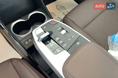 Внедорожник / Кроссовер BMW iX1 2025 в 